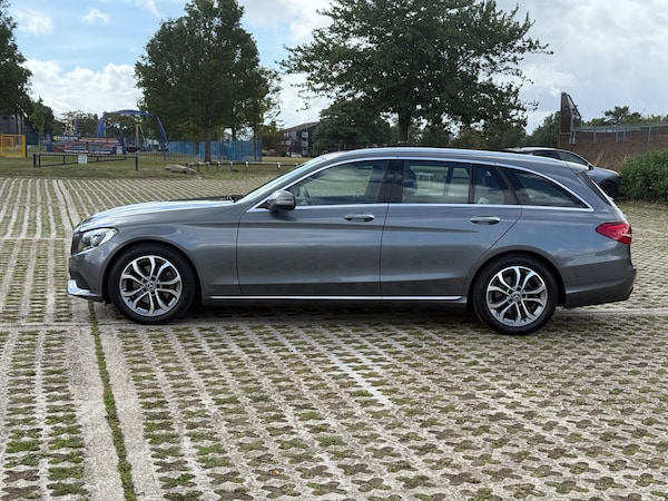 Used Mercedes-Benz C Class 2017 for sale - 75714380: Photo 2