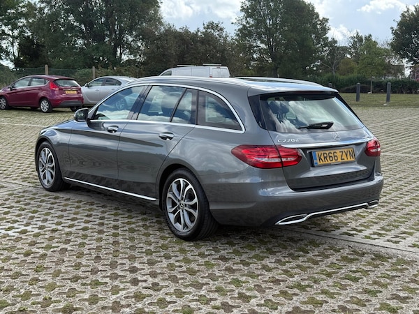 Used Mercedes-Benz C Class 2017 for sale - 75714380: Photo 3