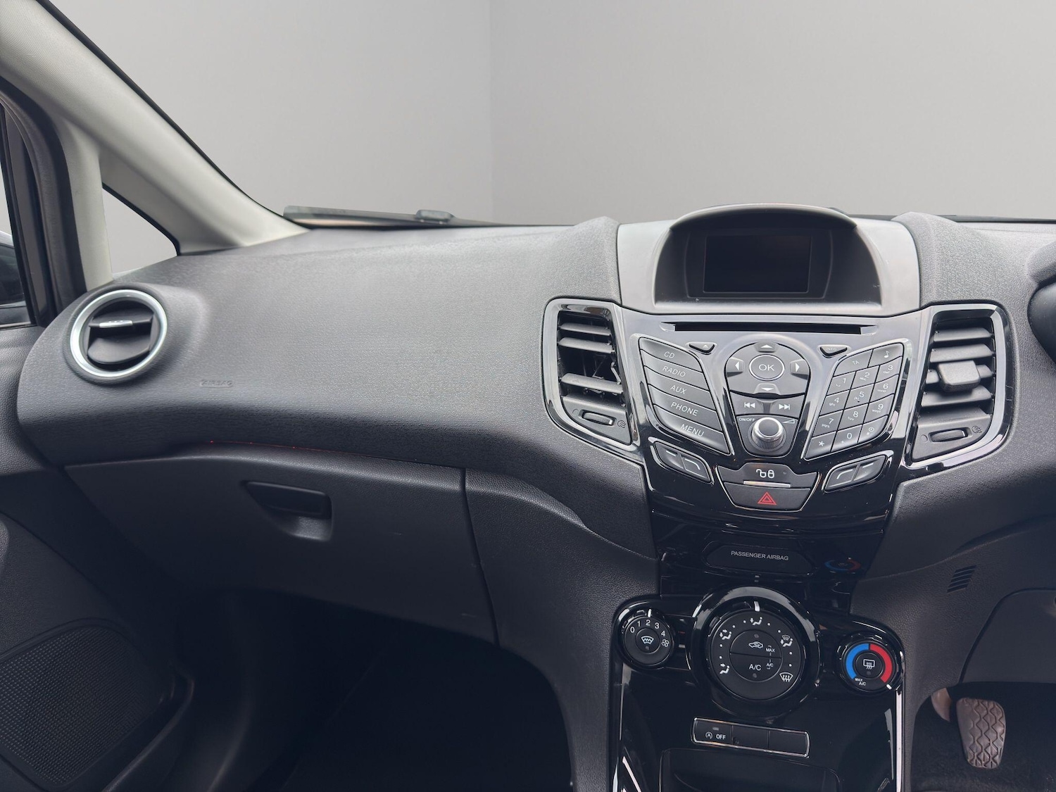 Used Ford Fiesta 2015 for sale - 77074156: Photo 28