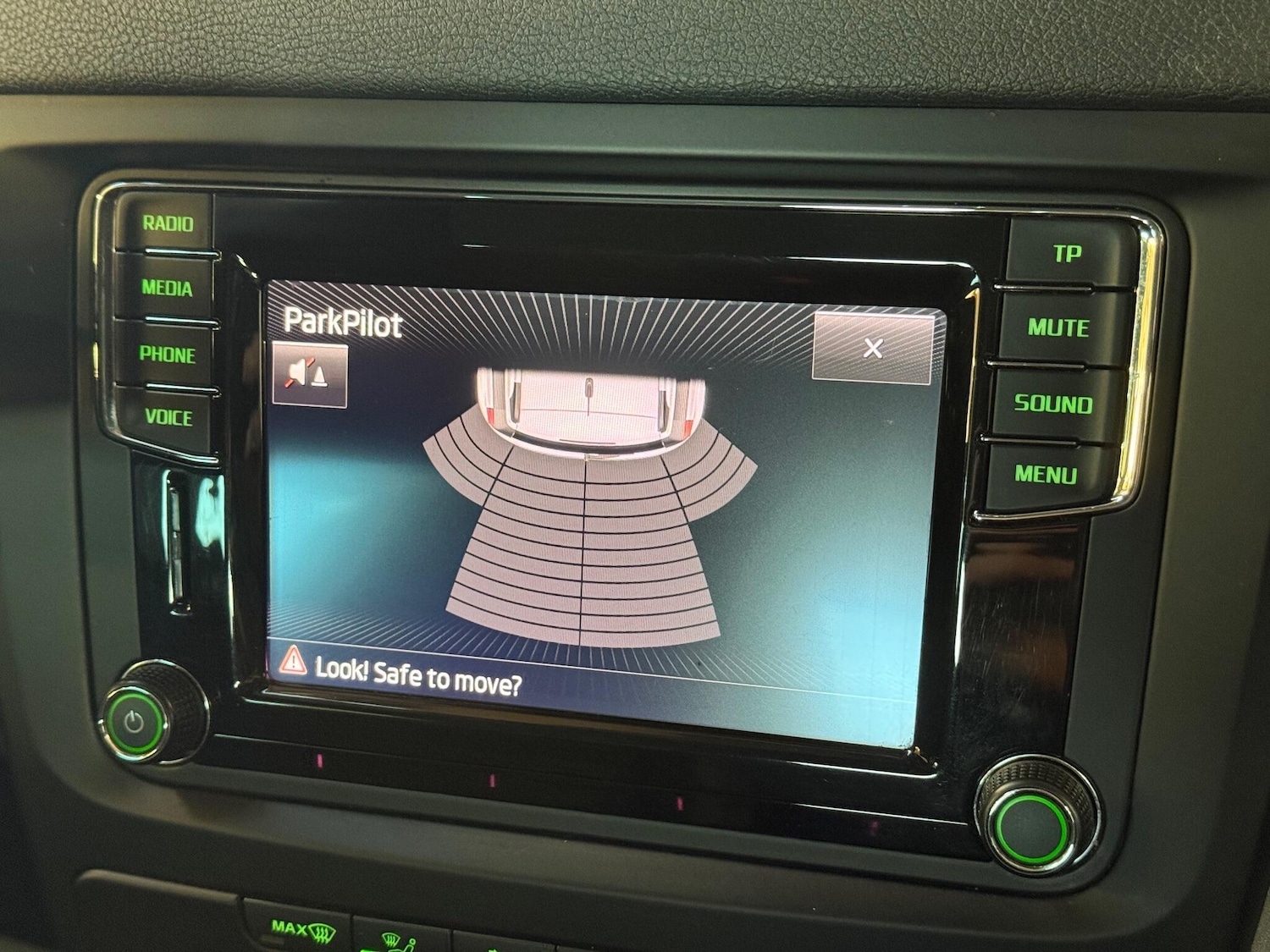 Used Skoda Yeti 2015 for sale - 77020830: Photo 34