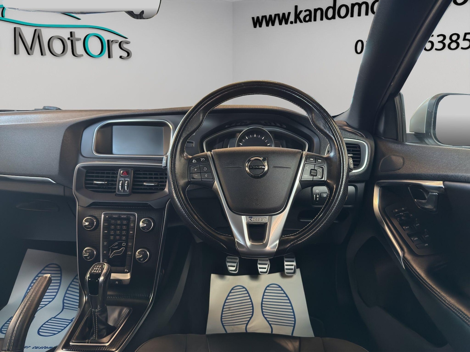 Used Volvo V40 2018 for sale - 77115912: Photo 2