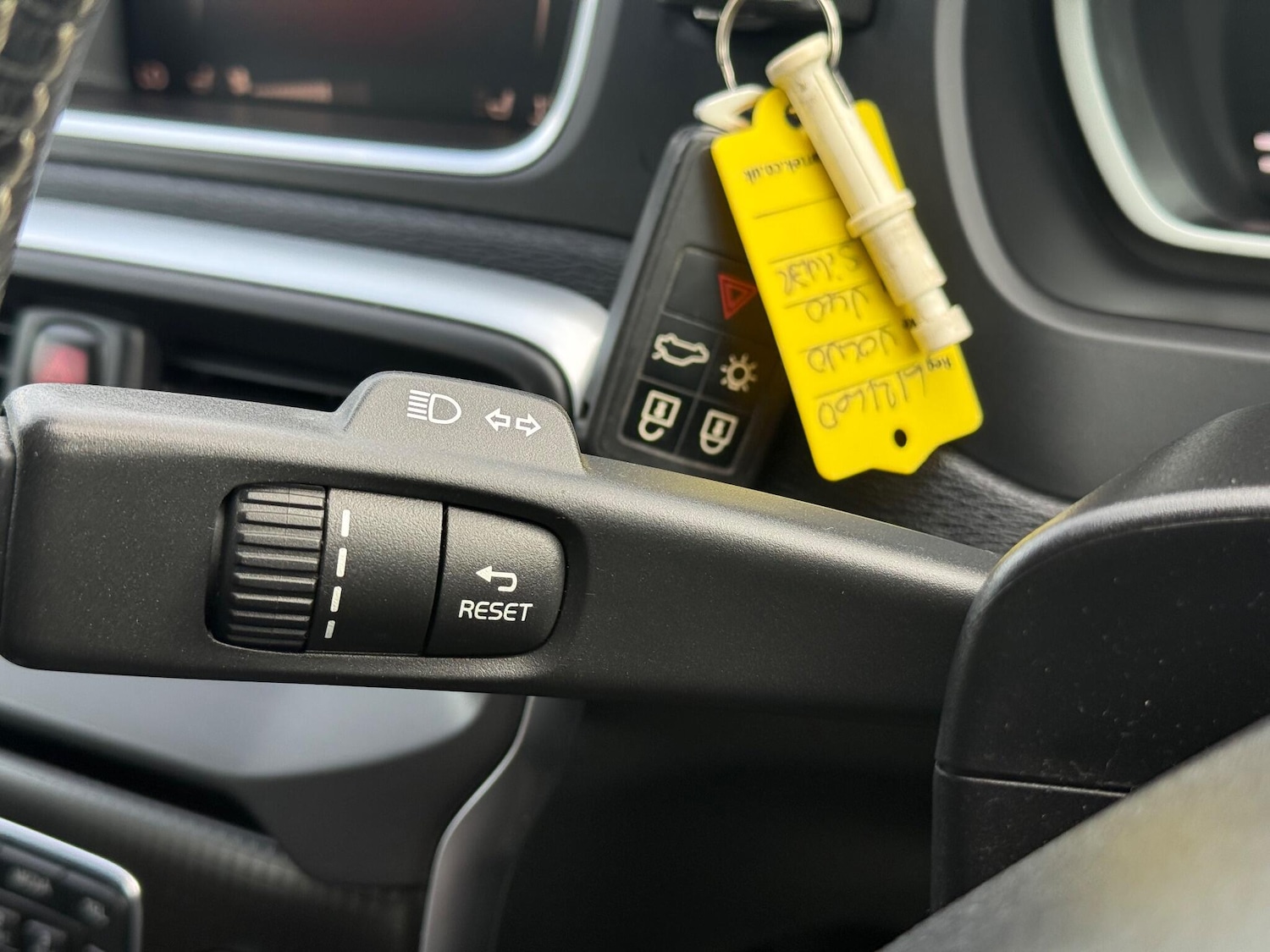 Used Volvo V40 2018 for sale - 77115912: Photo 27