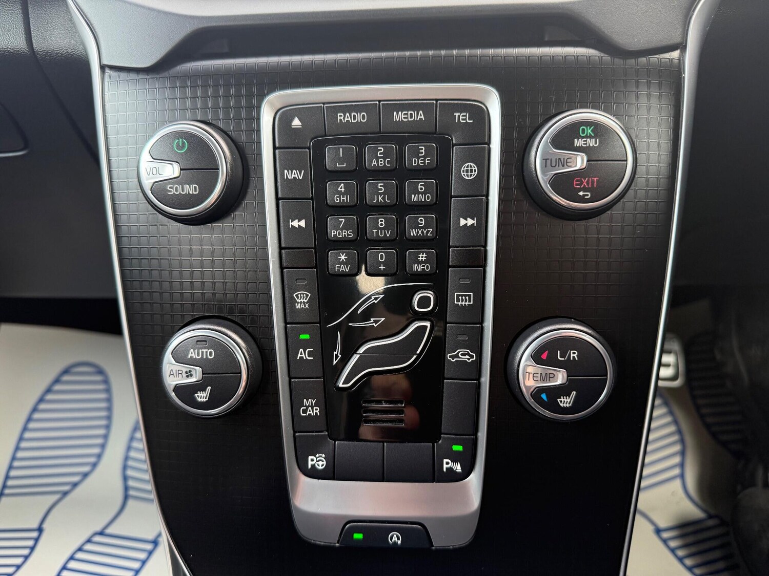 Used Volvo V40 2018 for sale - 77115912: Photo 34