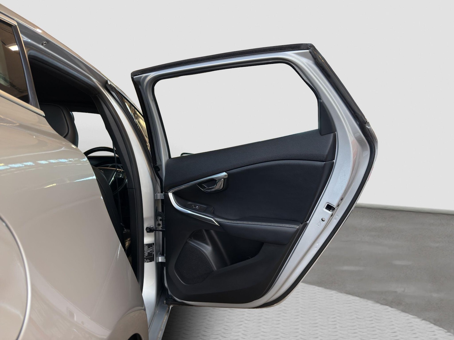 Used Volvo V40 2018 for sale - 77115912: Photo 43