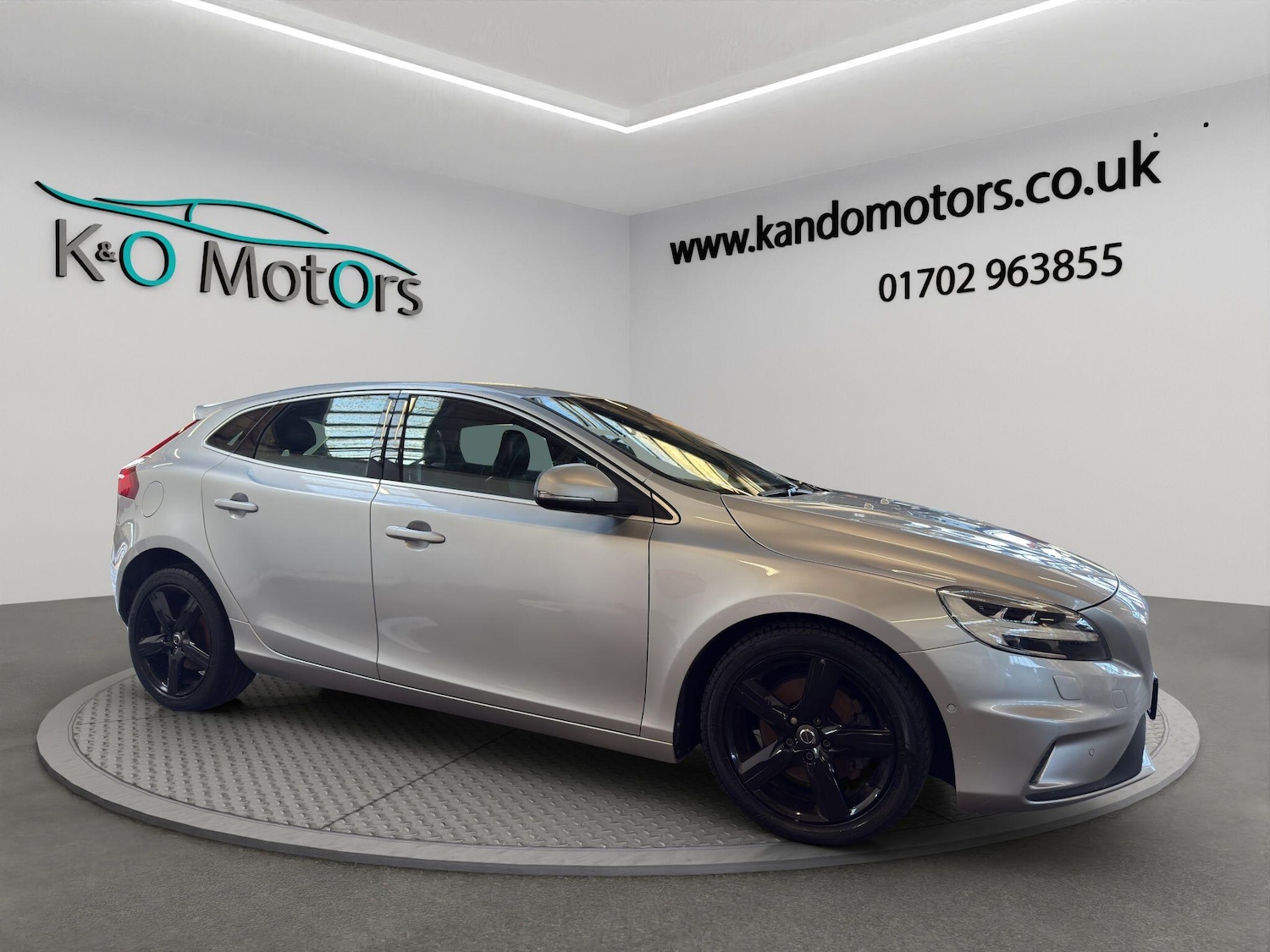 Used Volvo V40 2018 for sale - 77115912: Photo 8