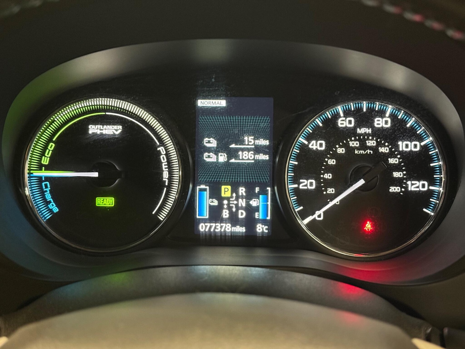 Used Mitsubishi Outlander 2015 for sale - 77021177: Photo 28