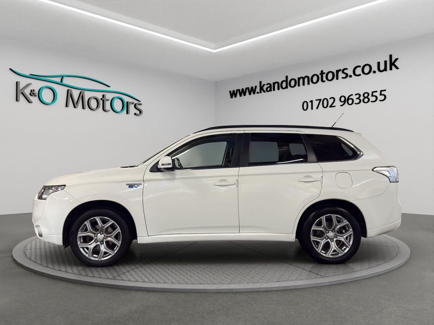 Used Mitsubishi Outlander 2015 for sale - 77021177: Photo 3