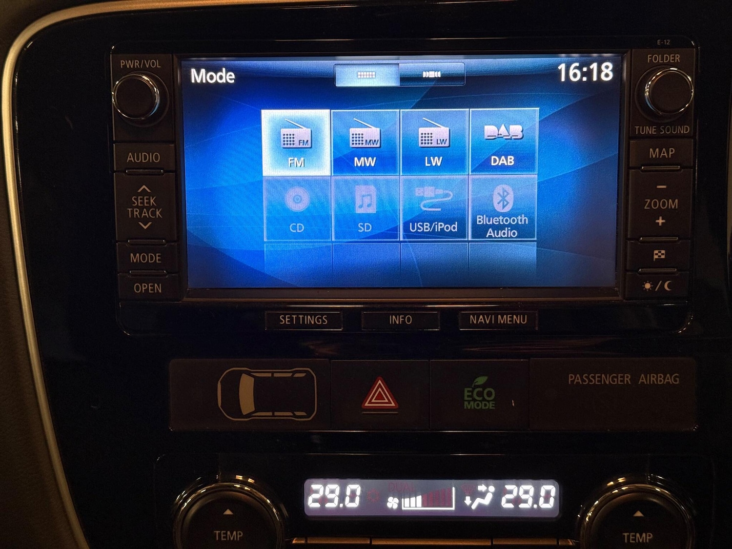 Used Mitsubishi Outlander 2015 for sale - 77021177: Photo 32