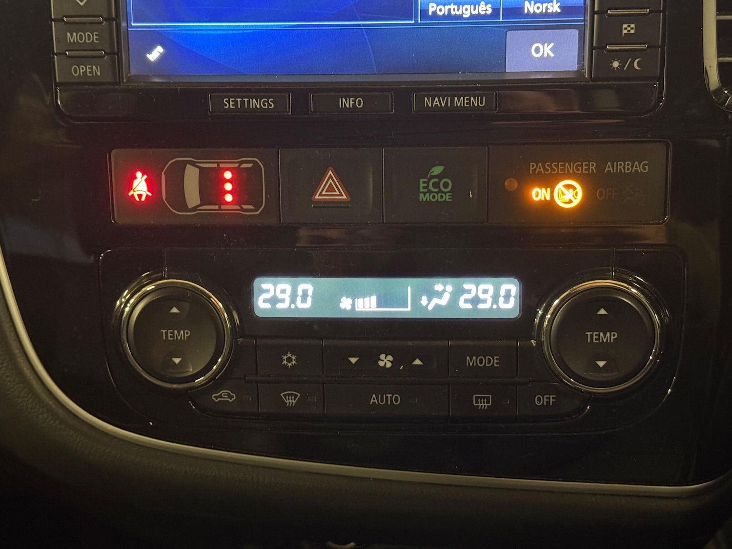 Used Mitsubishi Outlander 2015 for sale - 77021177: Photo 34