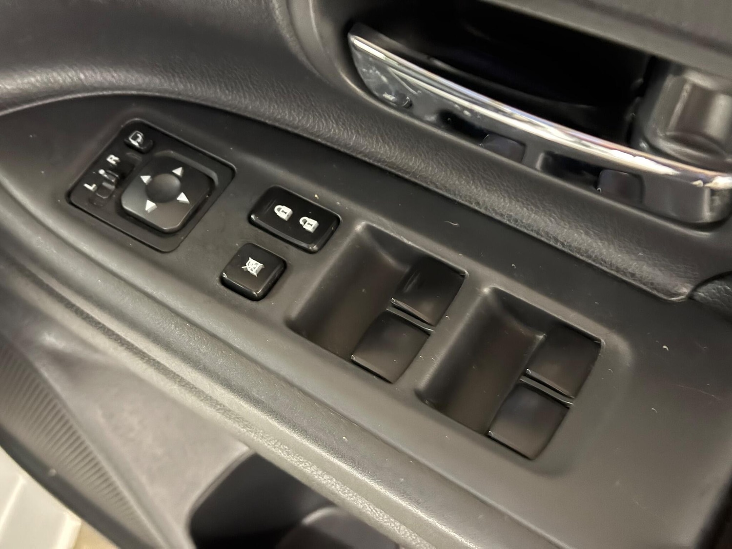 Used Mitsubishi Outlander 2015 for sale - 77021177: Photo 38