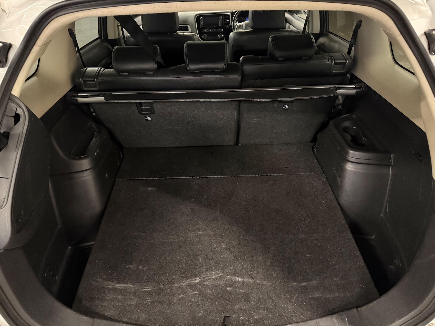 Used Mitsubishi Outlander 2015 for sale - 77021177: Photo 48