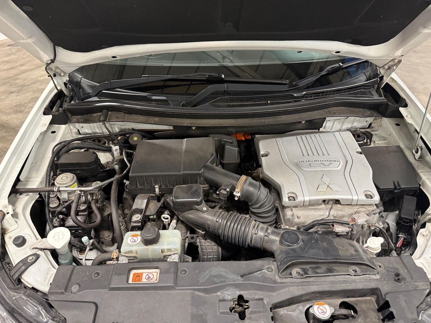 Used Mitsubishi Outlander 2015 for sale - 77021177: Photo 56