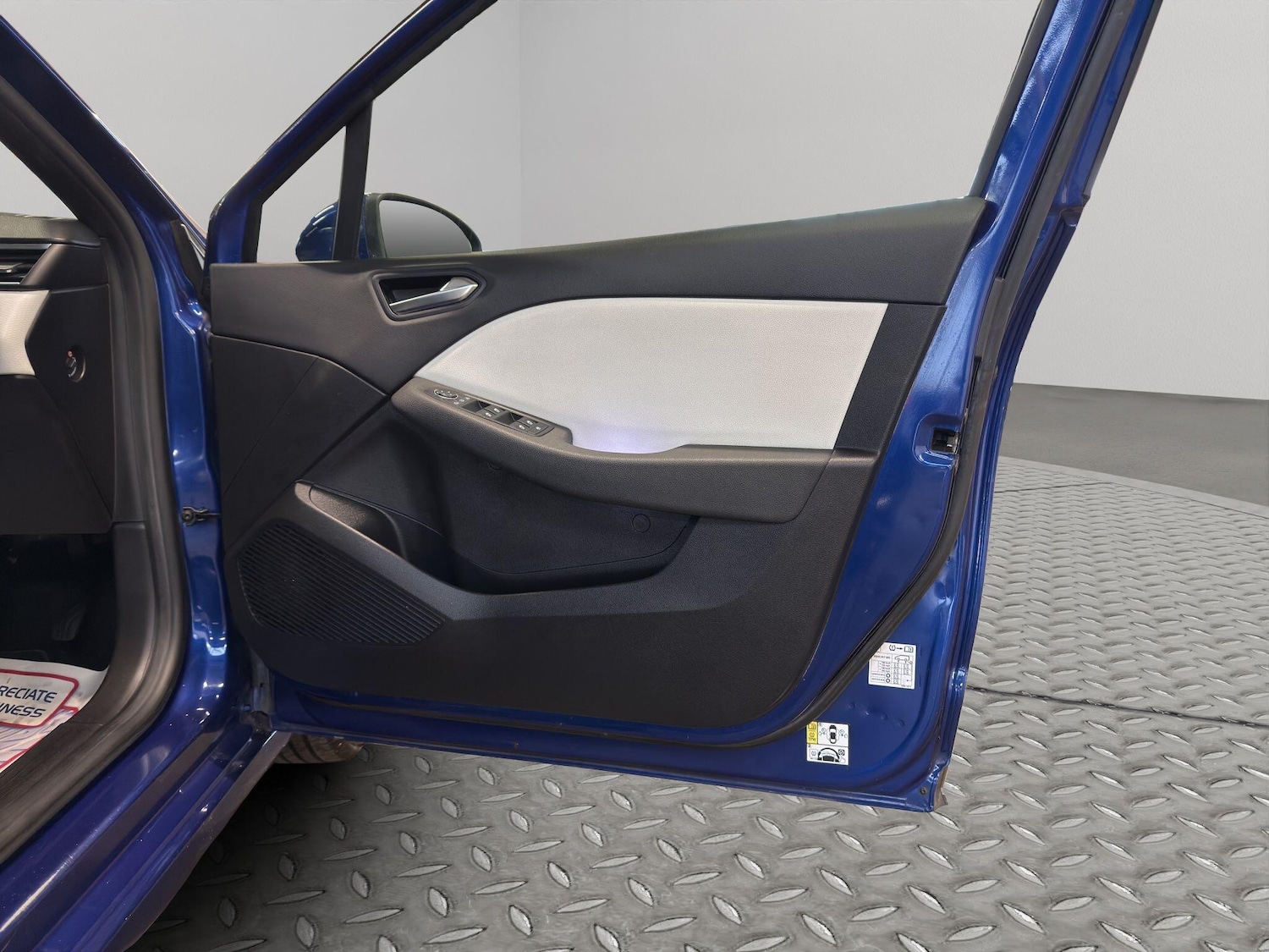 Used Renault Clio 2021 for sale - 76409082: Photo 44