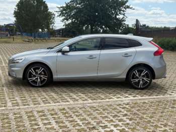 Used Volvo V40 2017 for sale - 75178657: Photo