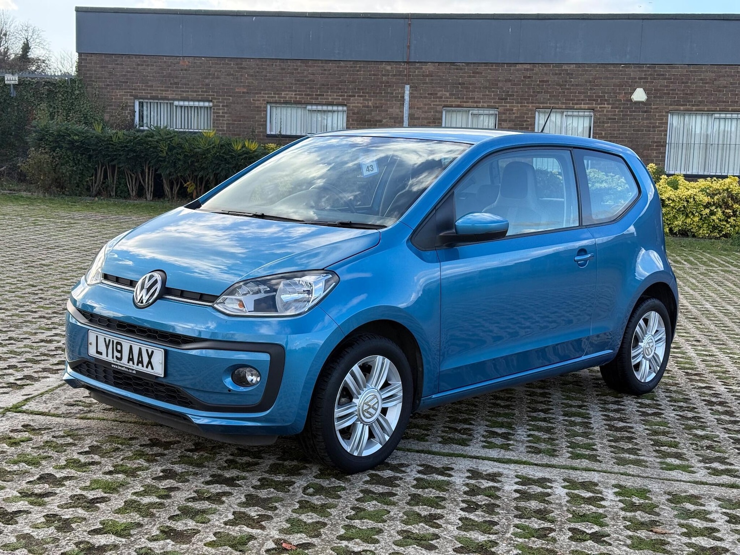 Used Volkswagen up! 2019 for sale - 76440734: Photo 1