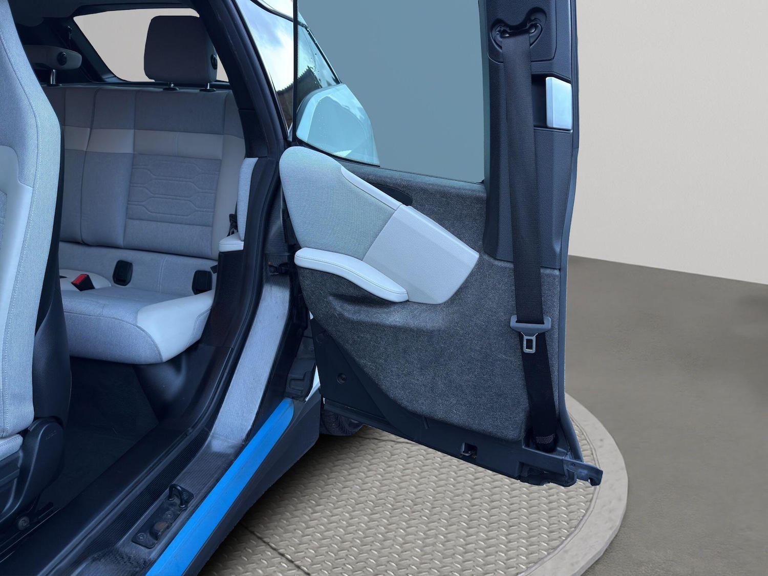 Used BMW i3 2017 for sale - 76850472: Photo 43