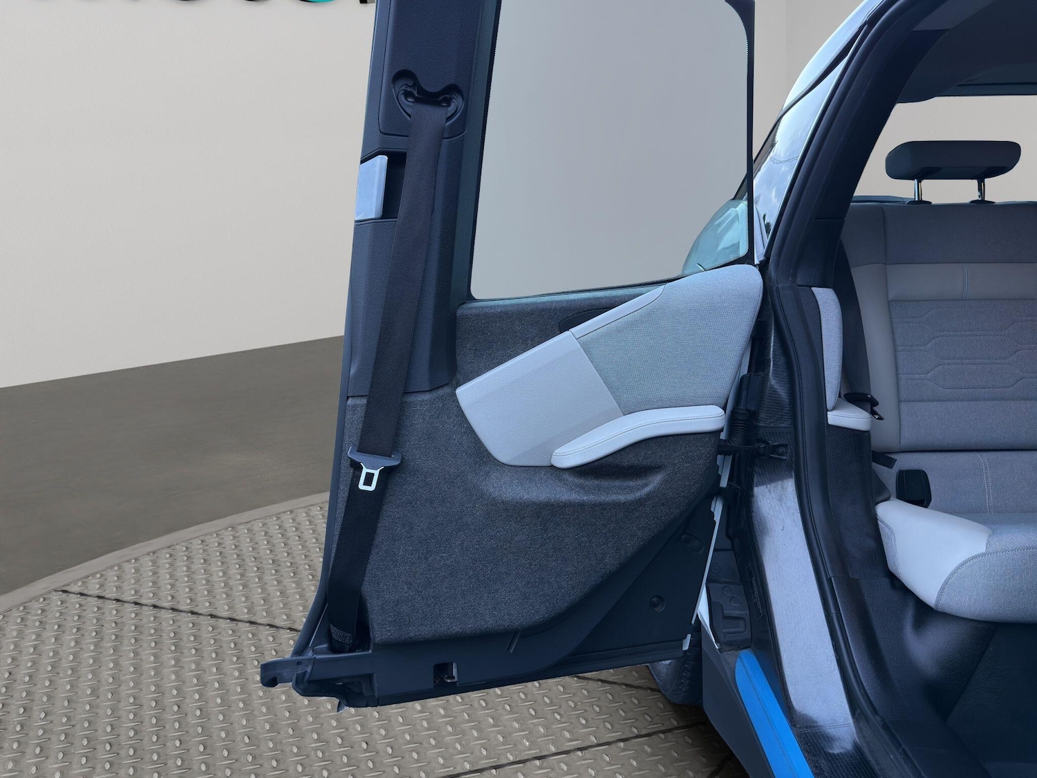 Used BMW i3 2017 for sale - 76850472: Photo 46