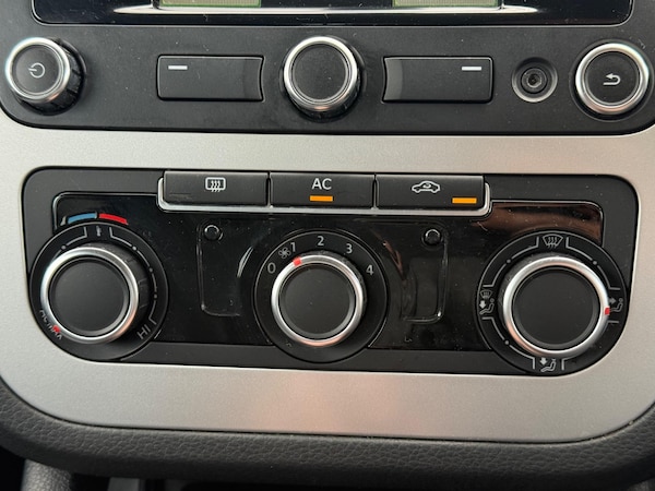 Used Volkswagen Scirocco 2012 for sale - 75714372: Photo 31