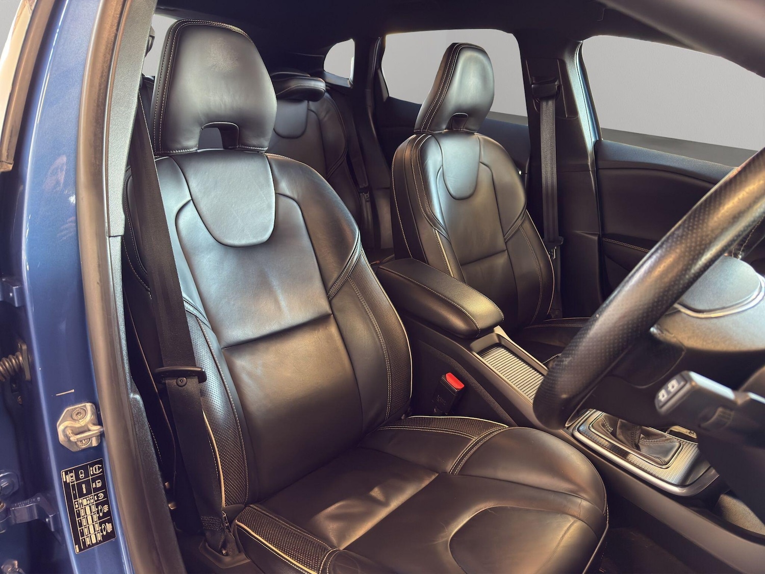 Used Volvo V40 2017 for sale - 76927006: Photo 12