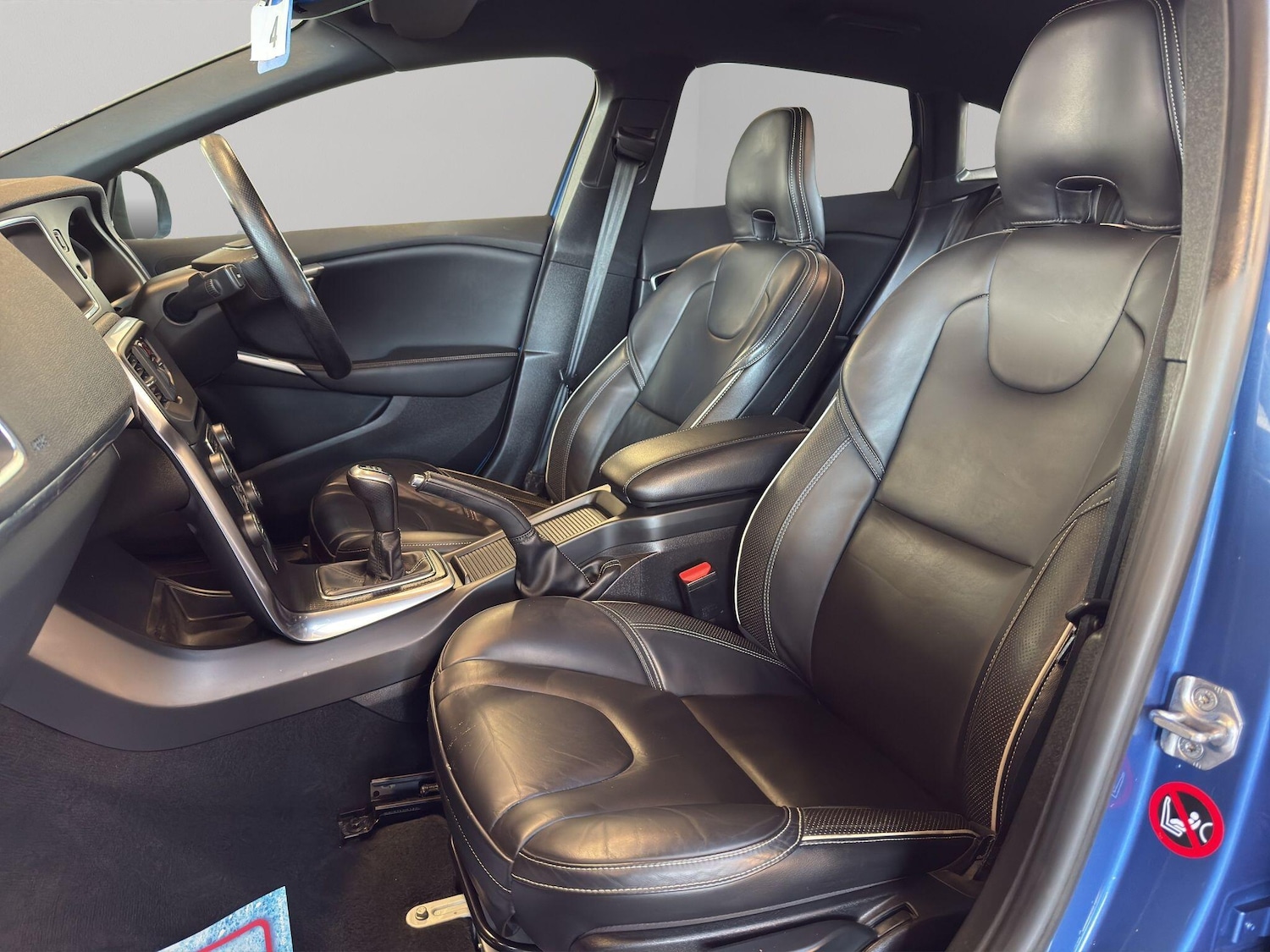 Used Volvo V40 2017 for sale - 76927006: Photo 14