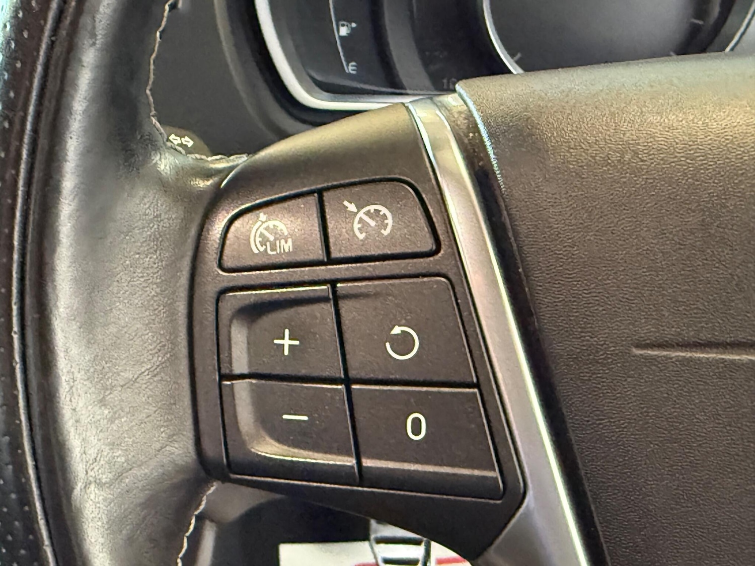 Used Volvo V40 2017 for sale - 76927006: Photo 22