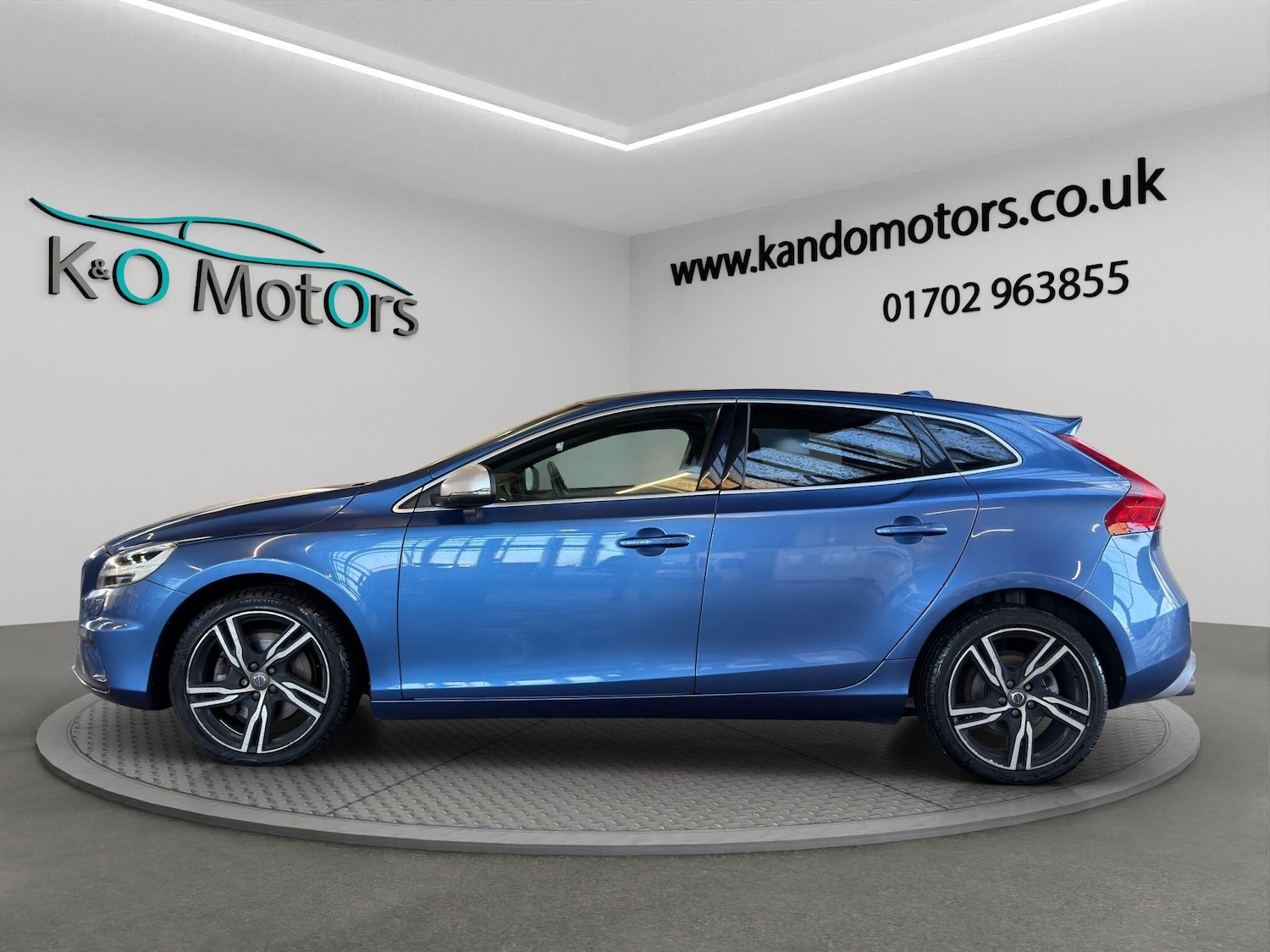 Used Volvo V40 2017 for sale - 76927006: Photo 3