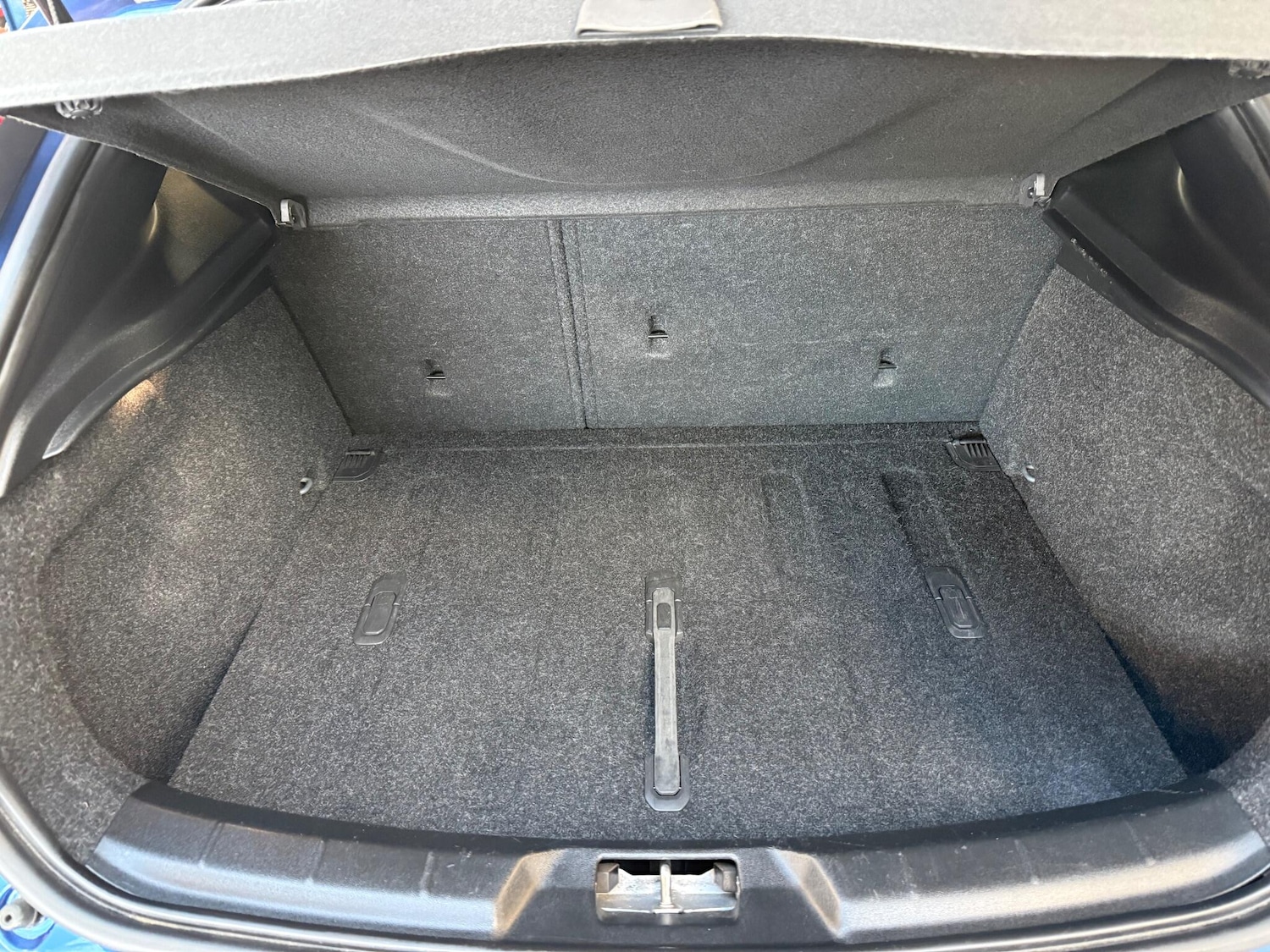 Used Volvo V40 2017 for sale - 76927006: Photo 50