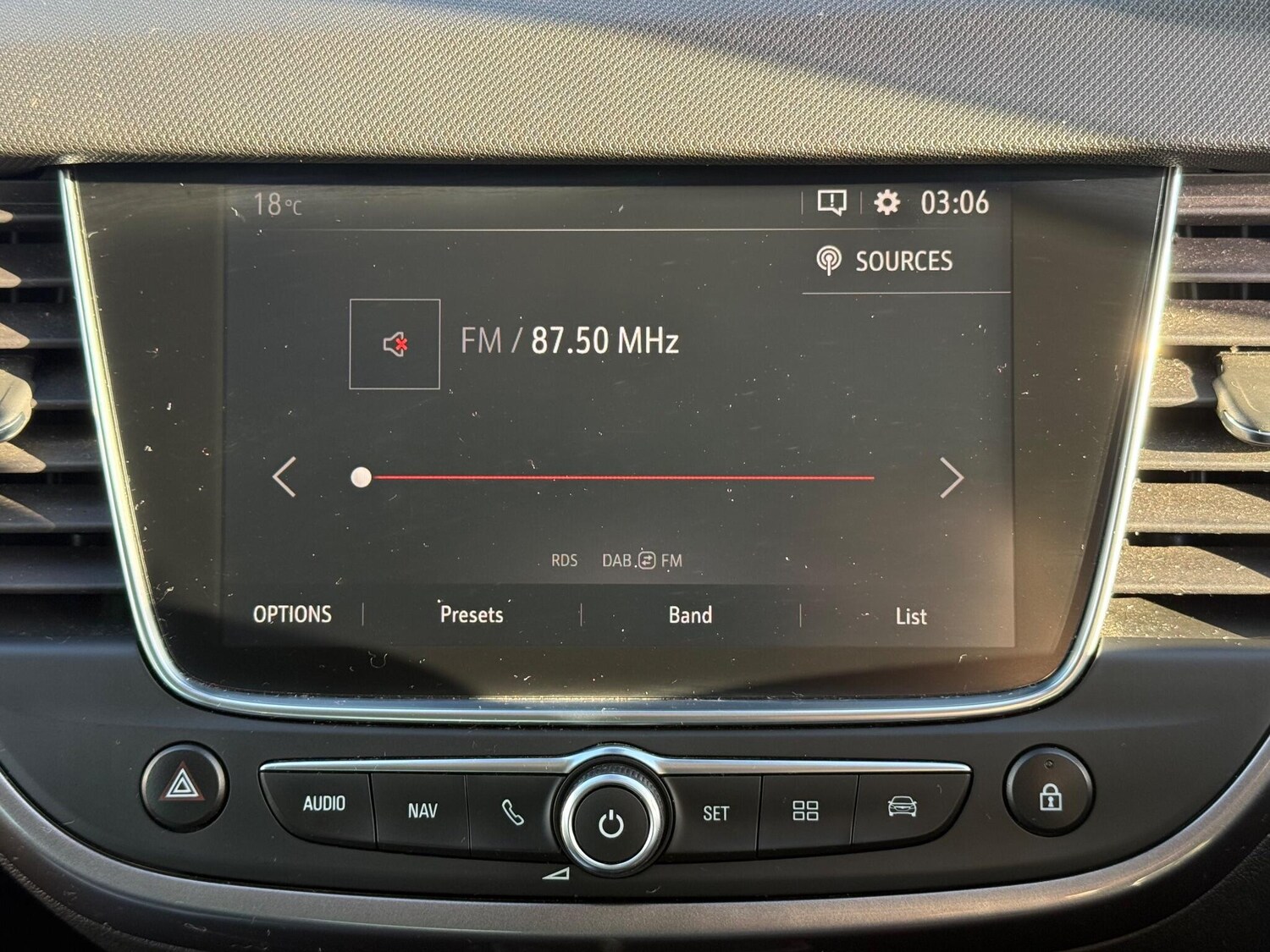 Used Vauxhall Crossland X 2017 for sale - 76409159: Photo 31