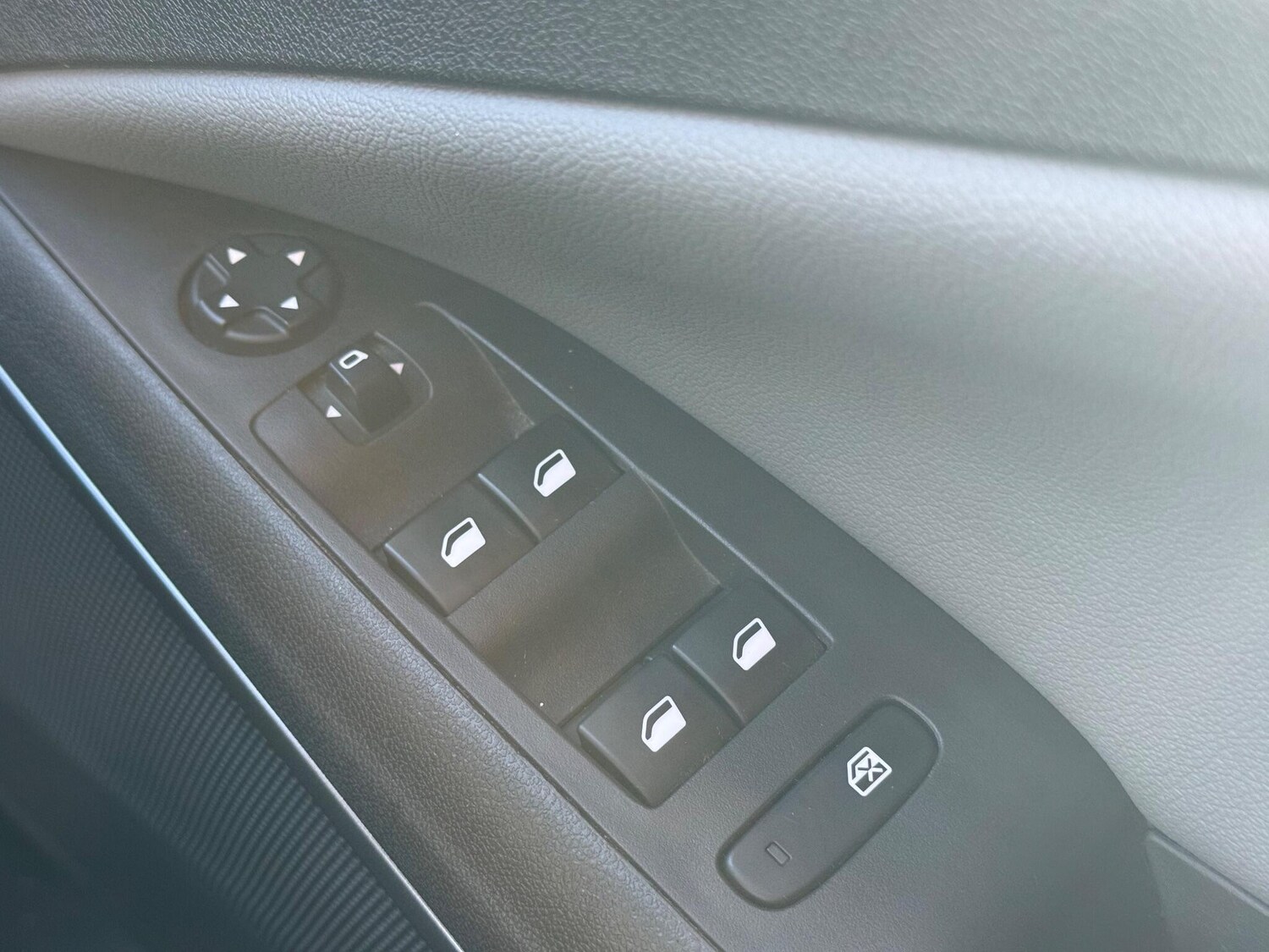 Used Vauxhall Crossland X 2017 for sale - 76409159: Photo 37