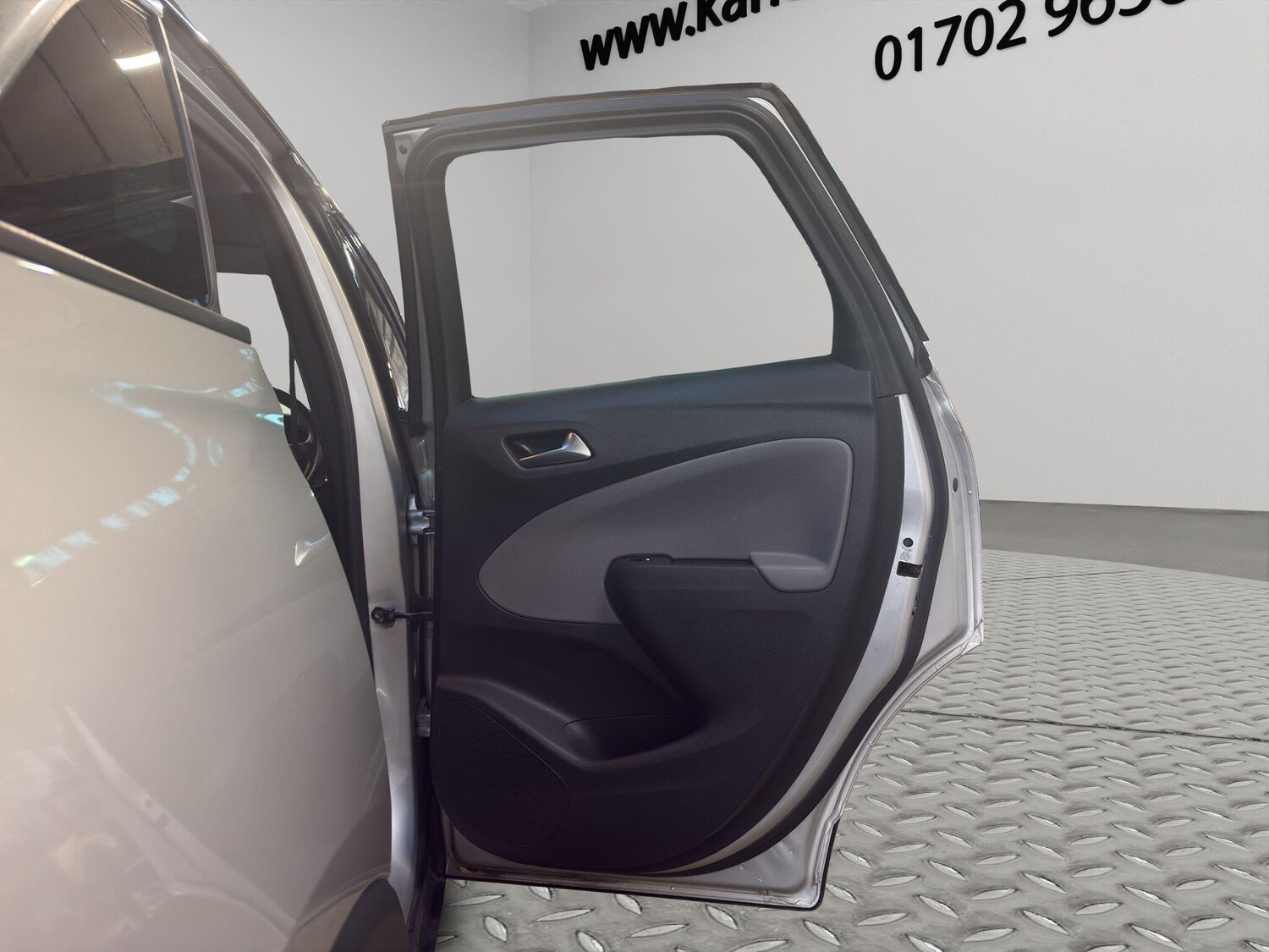 Used Vauxhall Crossland X 2017 for sale - 76409159: Photo 45