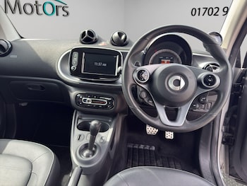 Used smart fortwo 2017 for sale - 79388775: Photo