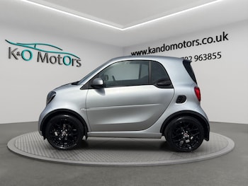 Used smart fortwo 2017 for sale - 79388775: Photo