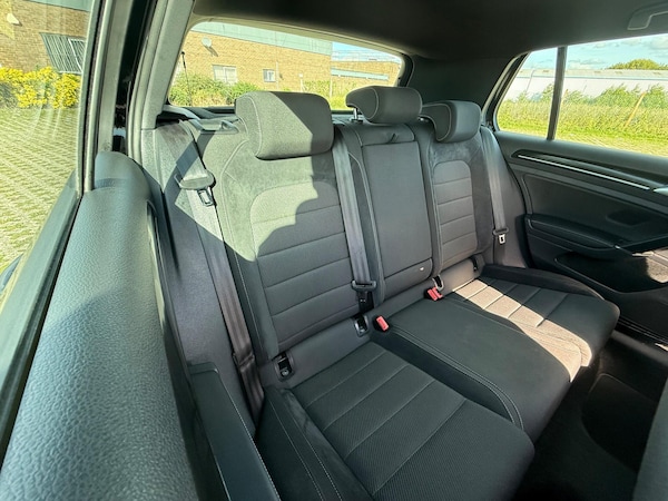 Used Volkswagen Golf 2017 for sale - 76142870: Photo 16