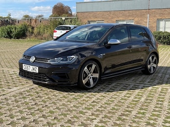 Volkswagen - Golf