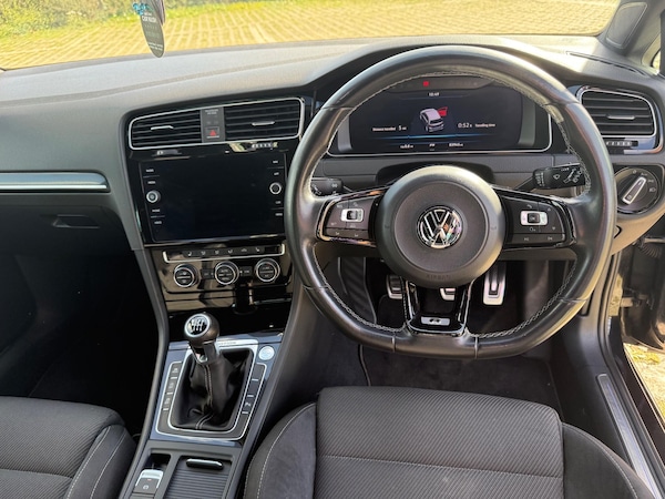 Used Volkswagen Golf 2017 for sale - 76142870: Photo 20