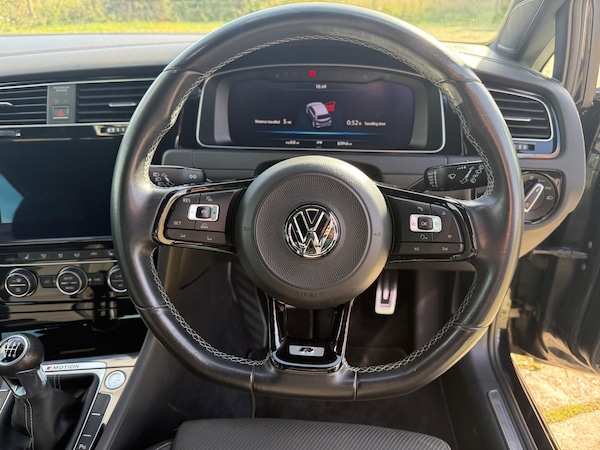 Used Volkswagen Golf 2017 for sale - 76142870: Photo 22