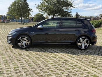 Used Volkswagen Golf 2017 for sale - 76142870: Photo 2