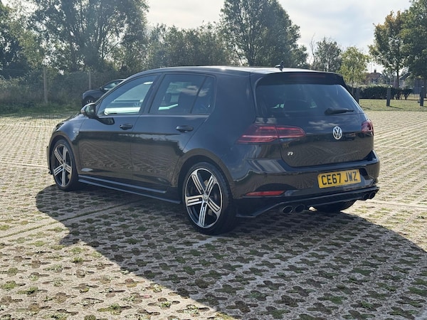 Used Volkswagen Golf 2017 for sale - 76142870: Photo 3