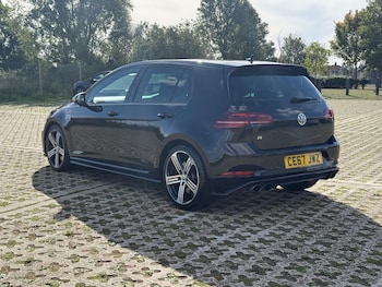 Used Volkswagen Golf 2017 for sale - 76142870: Photo 3