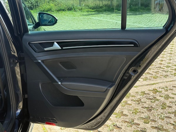 Used Volkswagen Golf 2017 for sale - 76142870: Photo 47