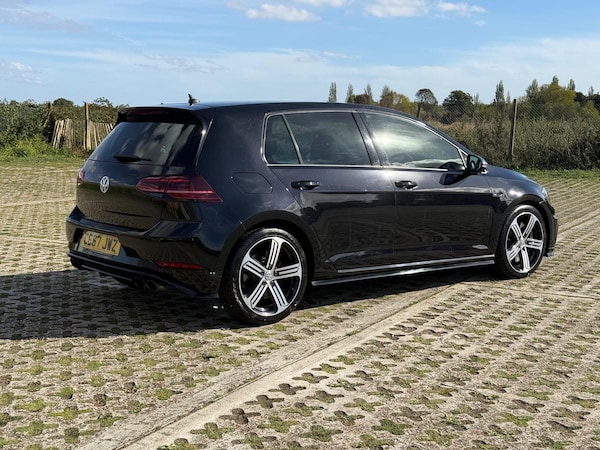 Used Volkswagen Golf 2017 for sale - 76142870: Photo 5