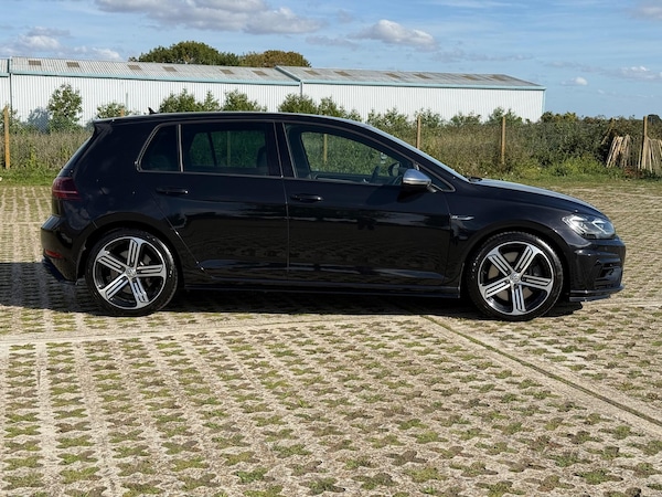 Used Volkswagen Golf 2017 for sale - 76142870: Photo 6
