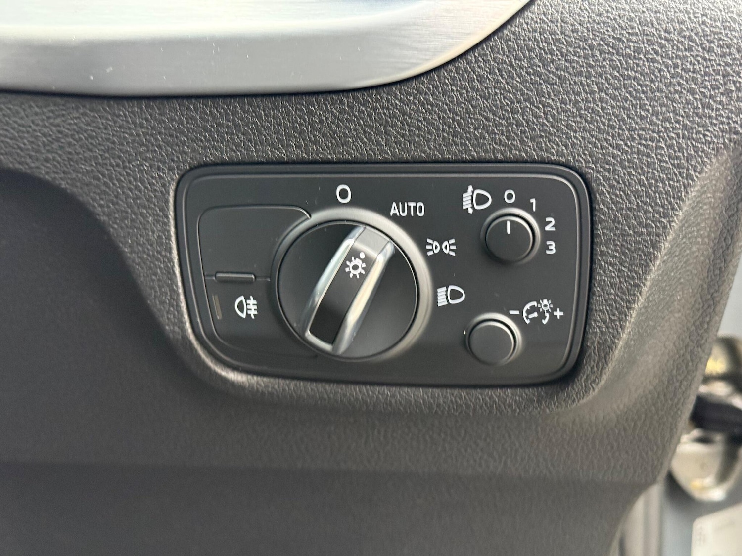 Used Audi Q2 2017 for sale - 77115919: Photo 38