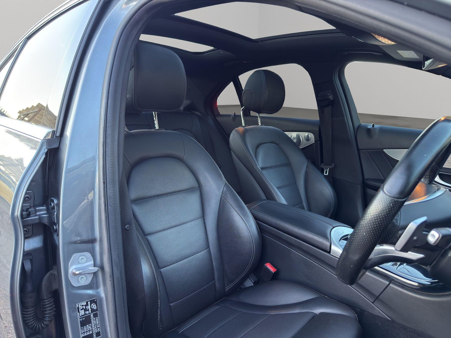 Used Mercedes-Benz C Class 2017 for sale - 77115917: Photo 12