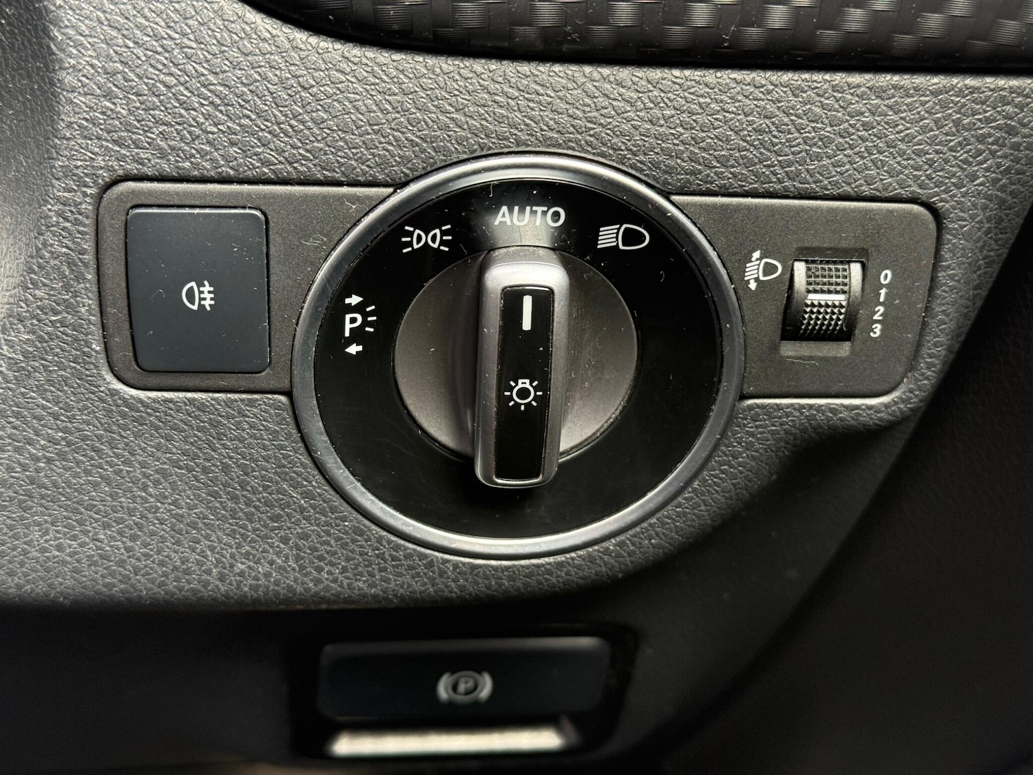 Used Mercedes-Benz A-Class 2017 for sale - 77898333: Photo 35