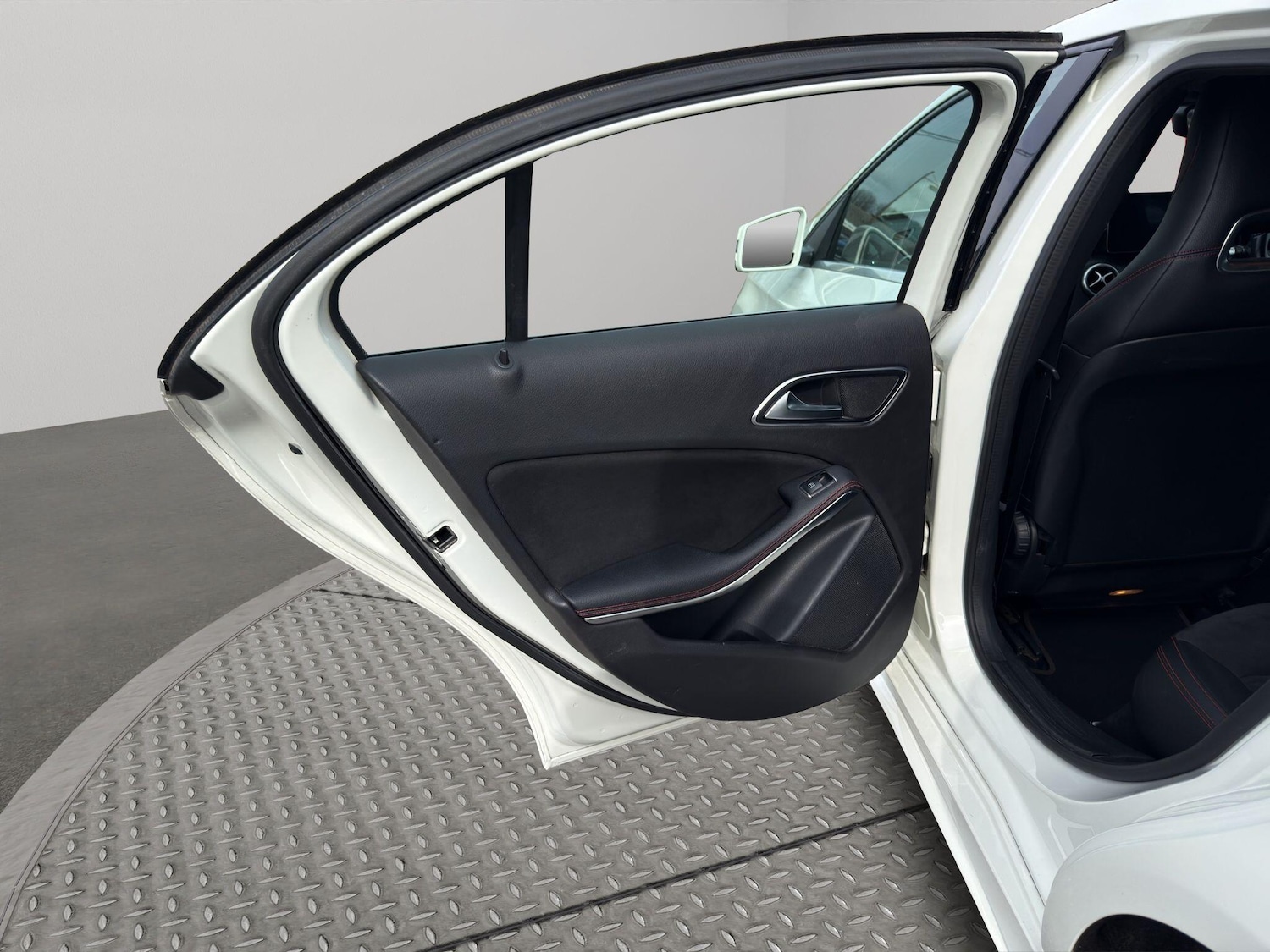 Used Mercedes-Benz A-Class 2017 for sale - 77898333: Photo 41