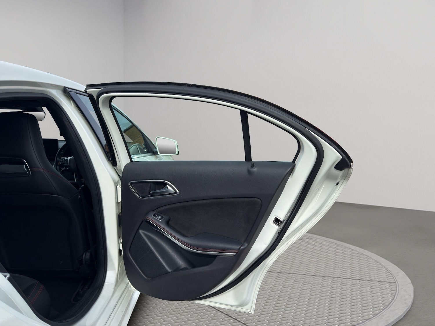 Used Mercedes-Benz A-Class 2017 for sale - 77898333: Photo 44