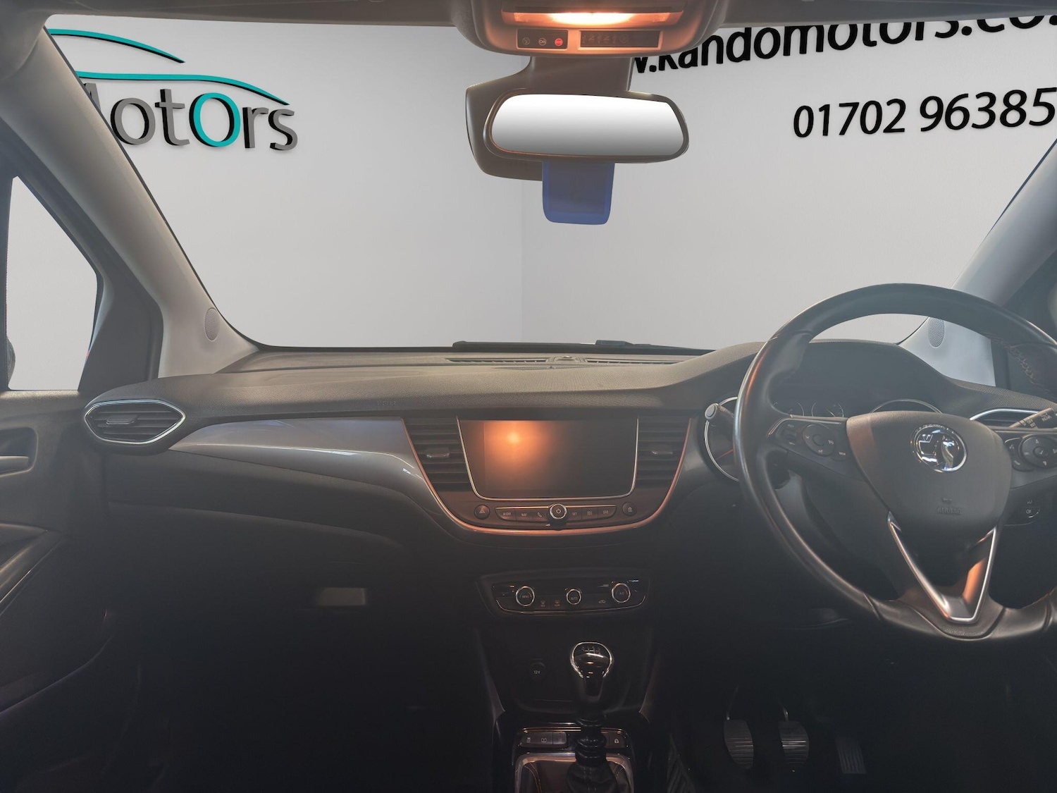 Used Vauxhall Crossland X 2017 for sale - 77115914: Photo 2