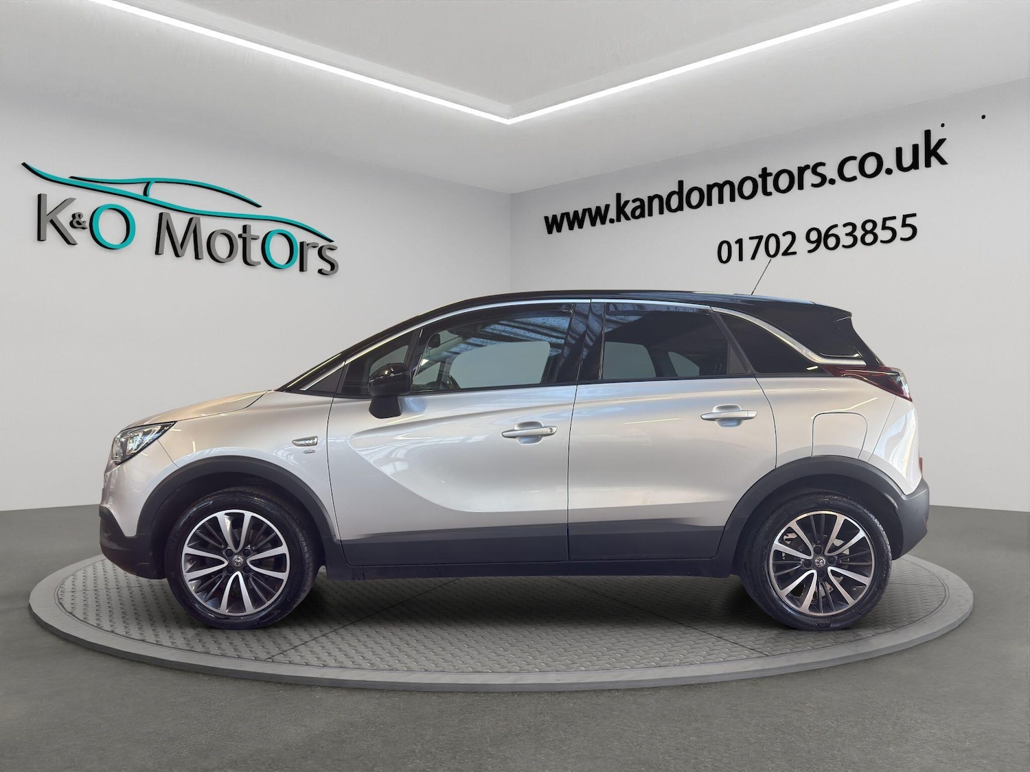 Used Vauxhall Crossland X 2017 for sale - 77115914: Photo 3