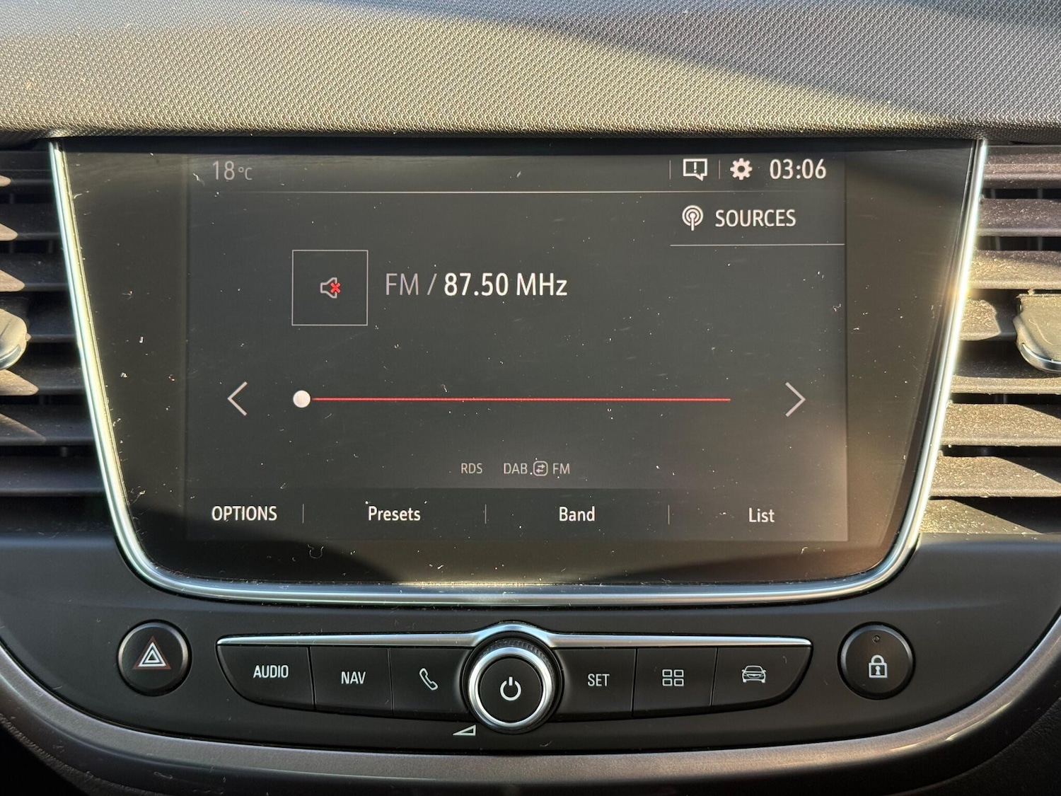 Used Vauxhall Crossland X 2017 for sale - 77115914: Photo 31